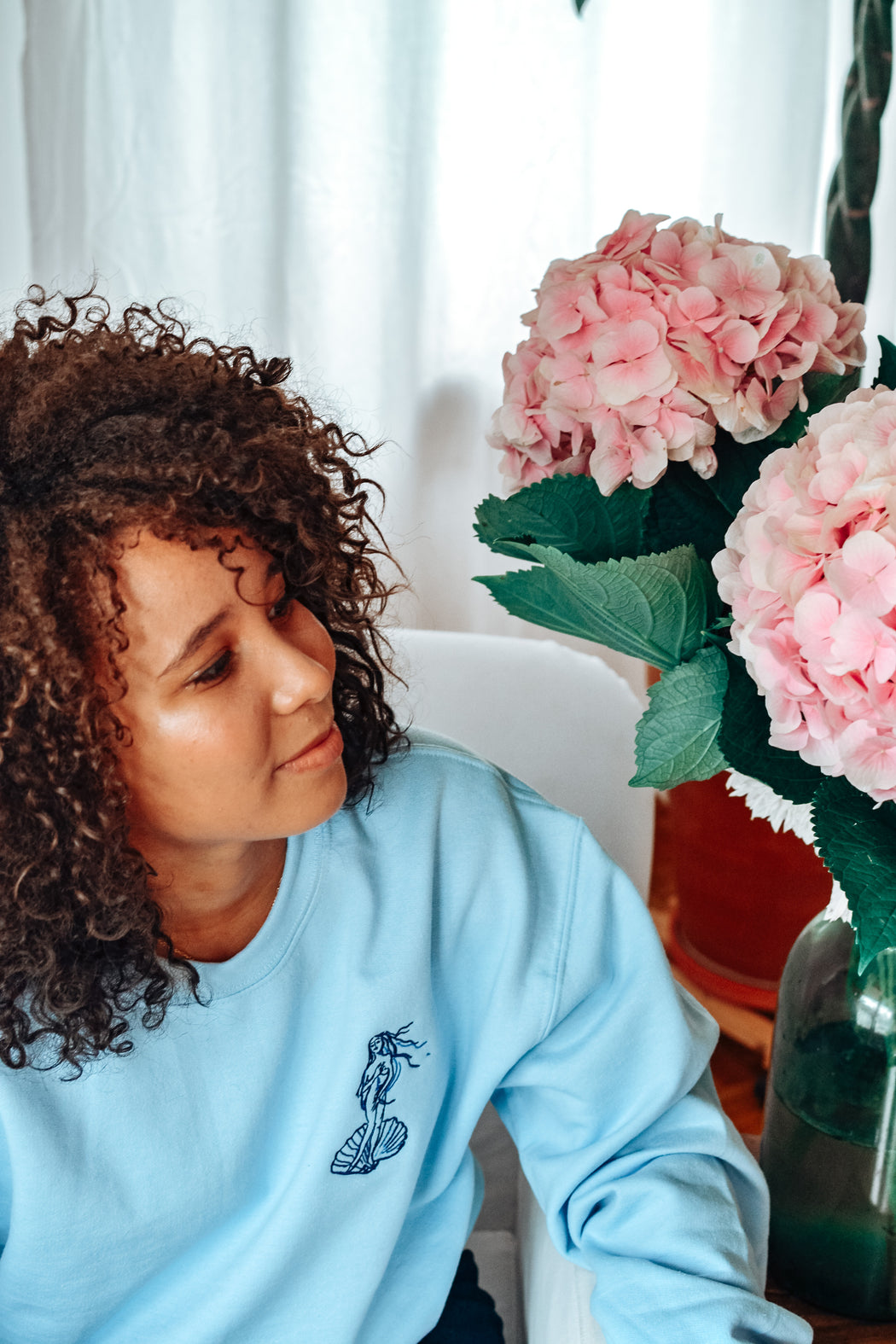 Venus Sweatshirt with embroidery- light blue